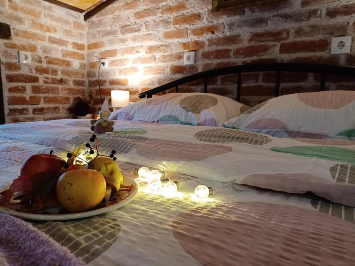 Apartment Ada Bed & Breakfast Gracac  Екстер'єр фото