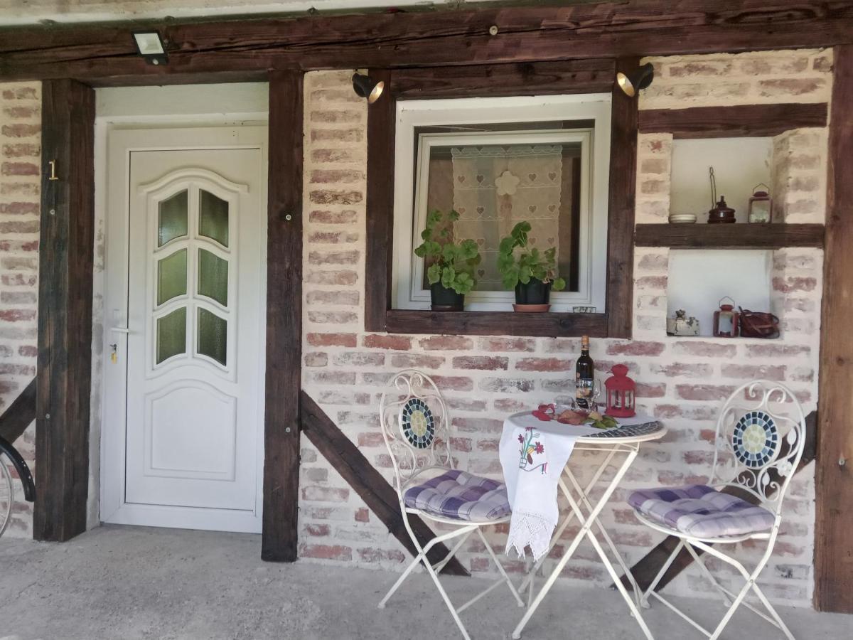 Apartment Ada Bed & Breakfast Gracac  Номер фото