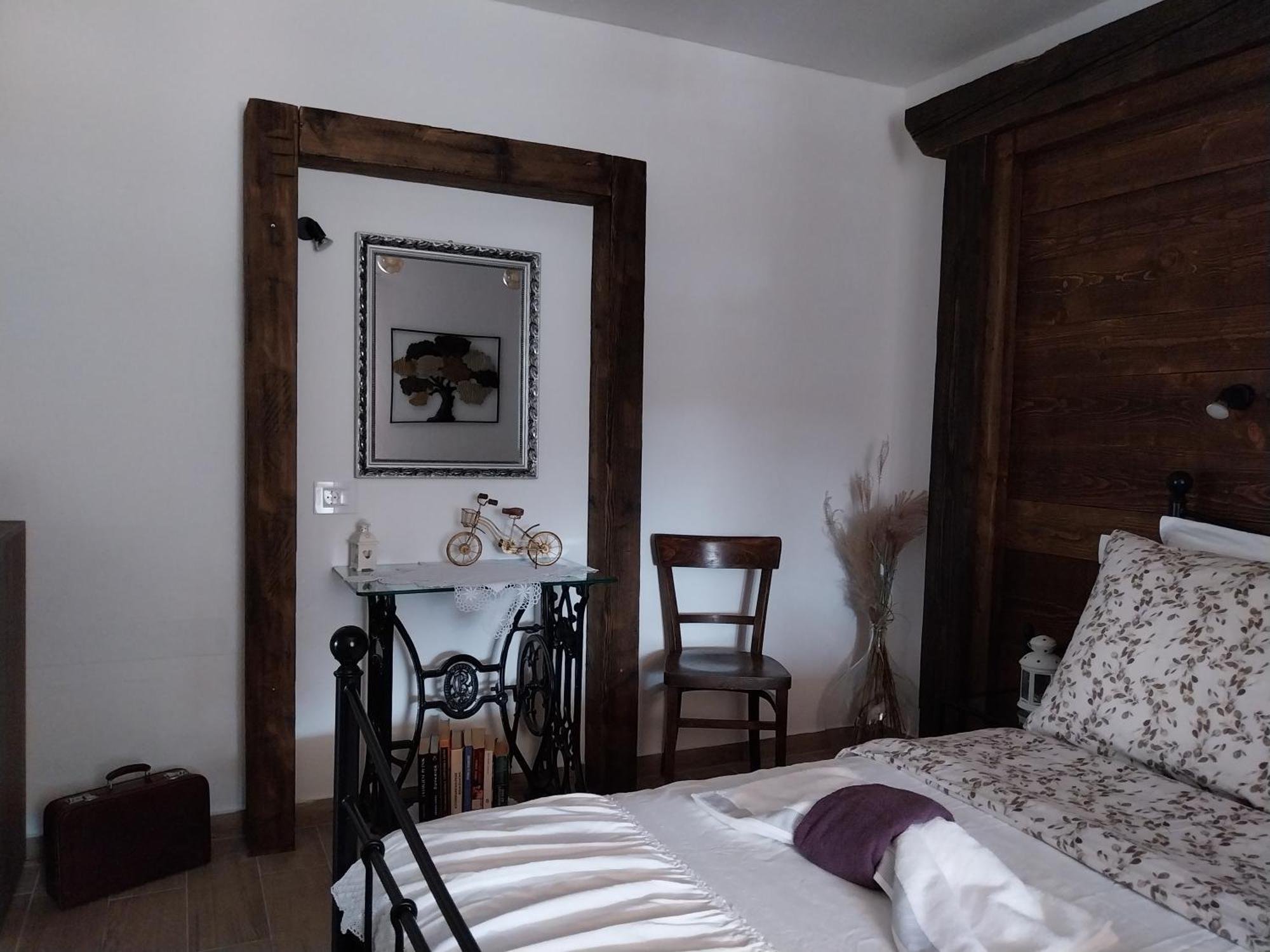 Apartment Ada Bed & Breakfast Gracac  Екстер'єр фото