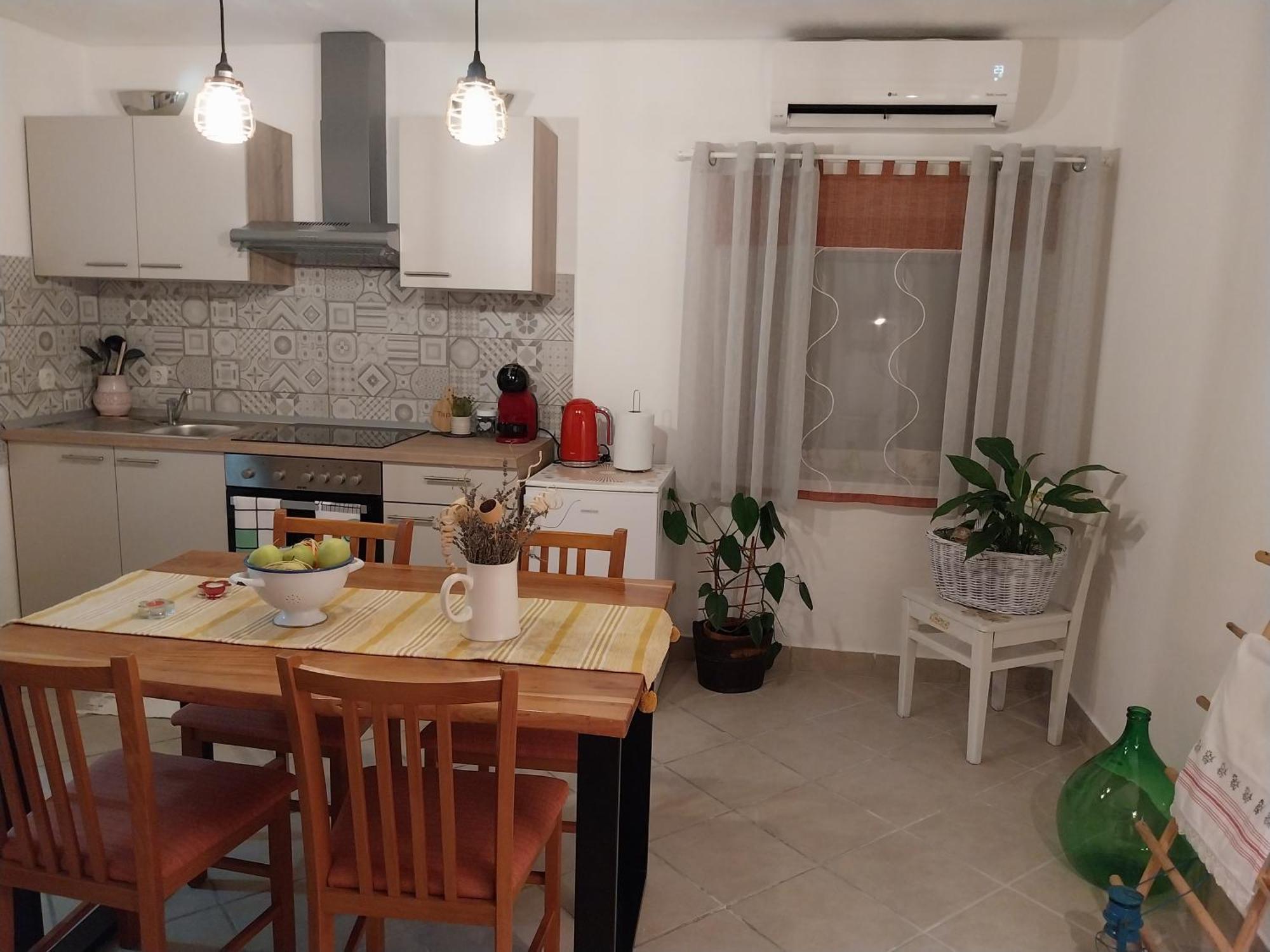 Apartment Ada Bed & Breakfast Gracac  Екстер'єр фото