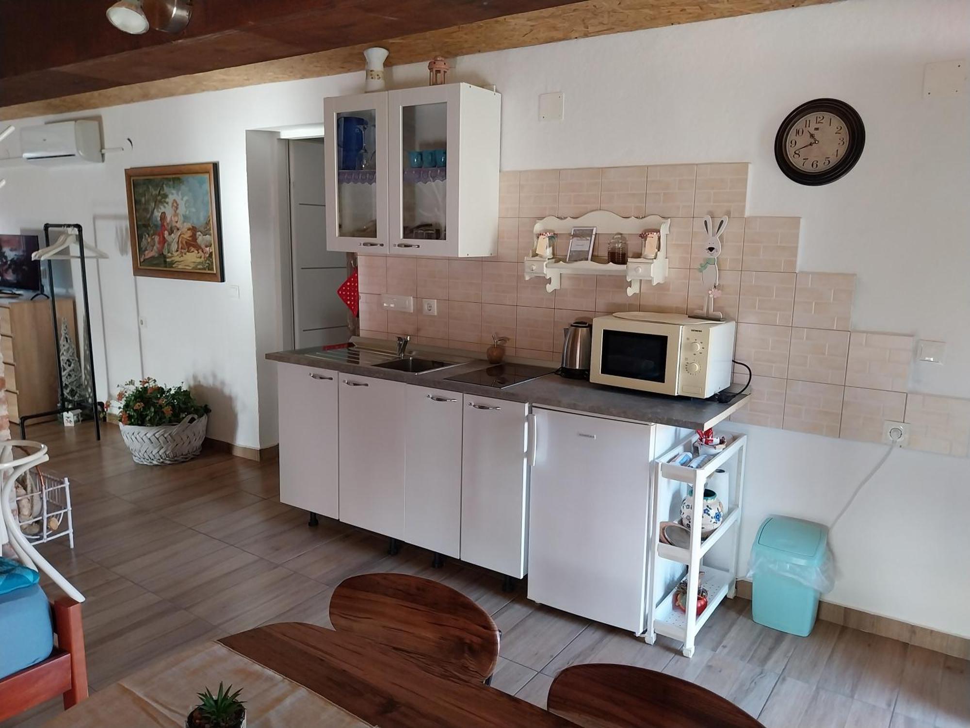 Apartment Ada Bed & Breakfast Gracac  Екстер'єр фото