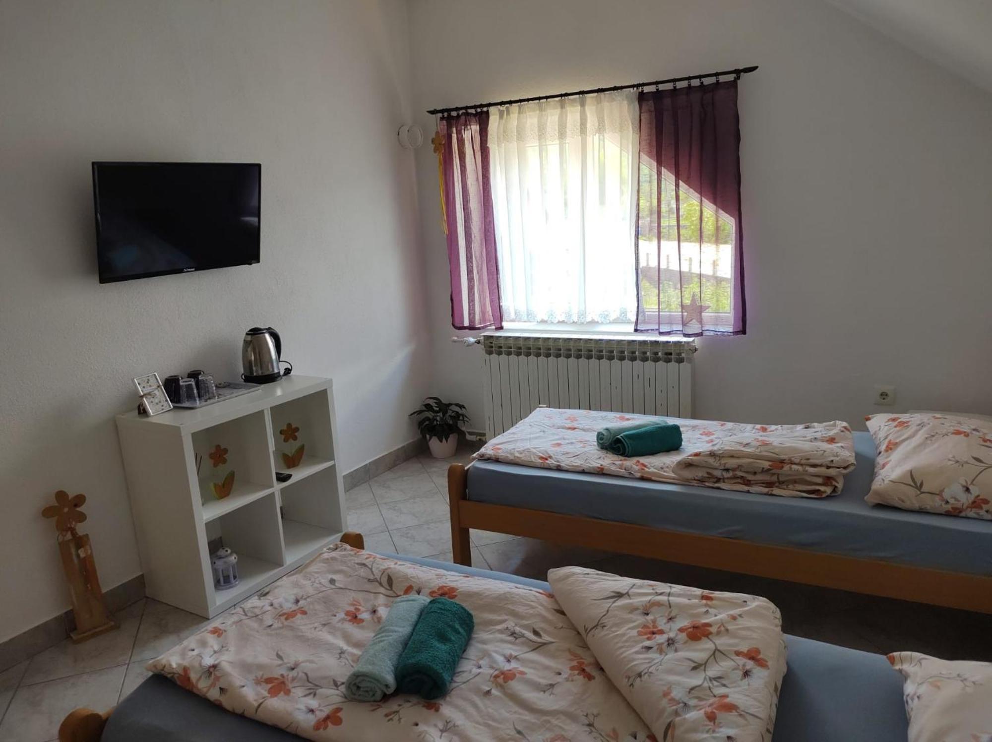 Apartment Ada Bed & Breakfast Gracac  Номер фото