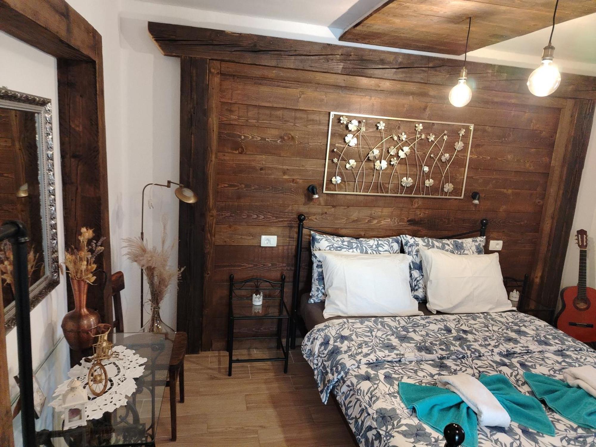 Apartment Ada Bed & Breakfast Gracac  Екстер'єр фото