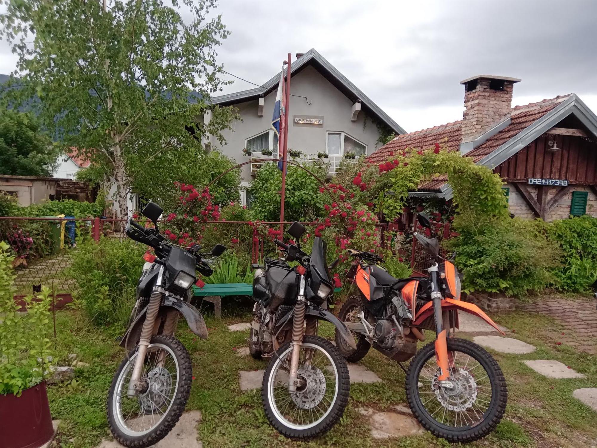 Apartment Ada Bed & Breakfast Gracac  Екстер'єр фото